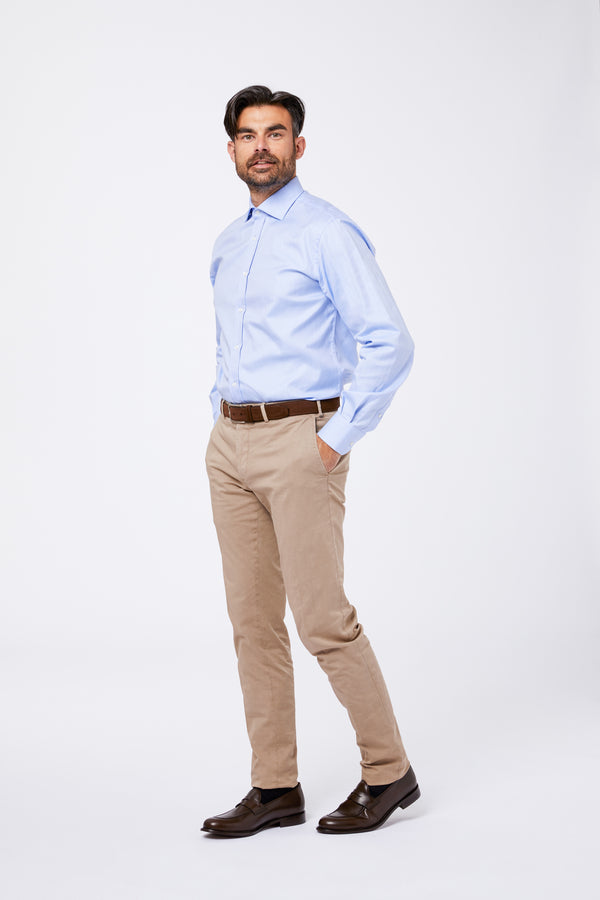Chemise en coton blanc à demi-col français