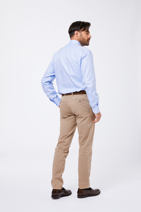 Chemise en coton blanc à demi-col français
